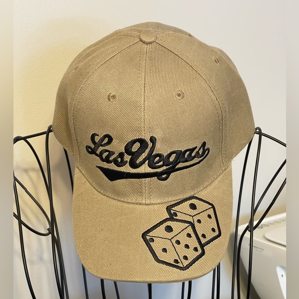 Las Vegas snake eyes dice hat